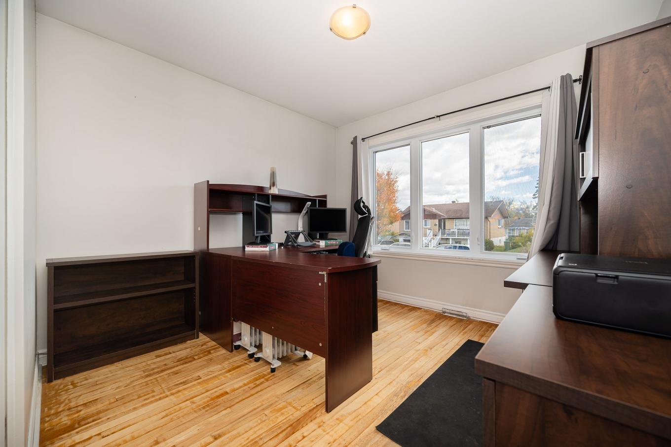 Chambre à coucher - 4517 8E Rue, Laval (Chomedey), QC - Indoor Photo Showing Office