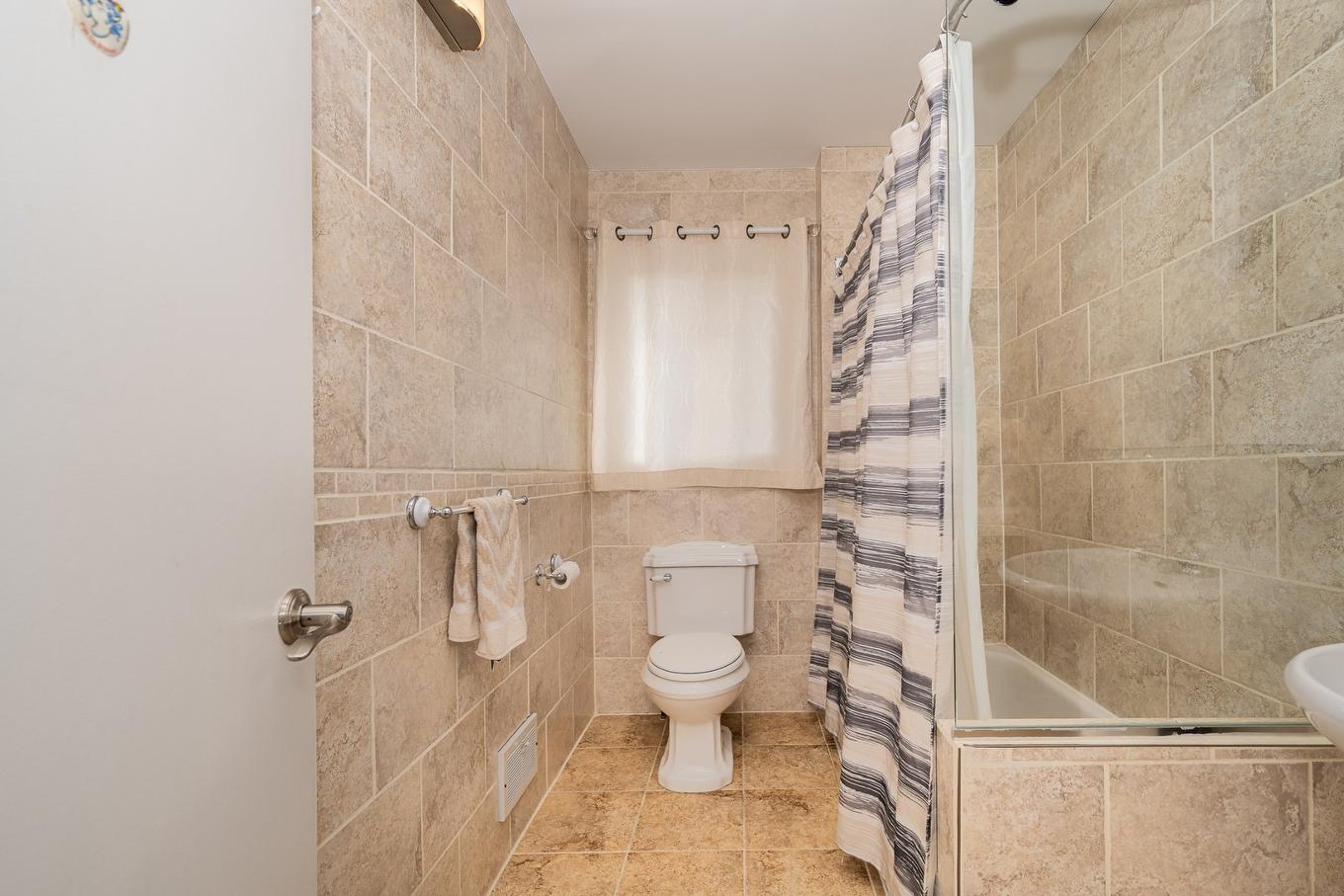 Salle de bains - 4517 8E Rue, Laval (Chomedey), QC - Indoor Photo Showing Bathroom