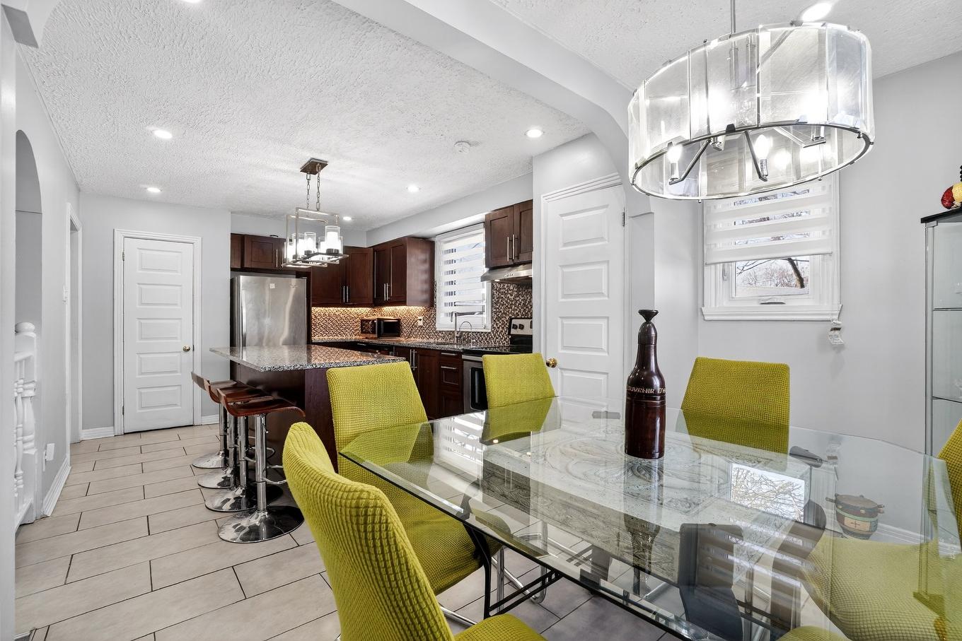 Dining room - 242 Rue Léveillé, Laval (Pont-Viau), QC - Indoor Photo Showing Dining Room