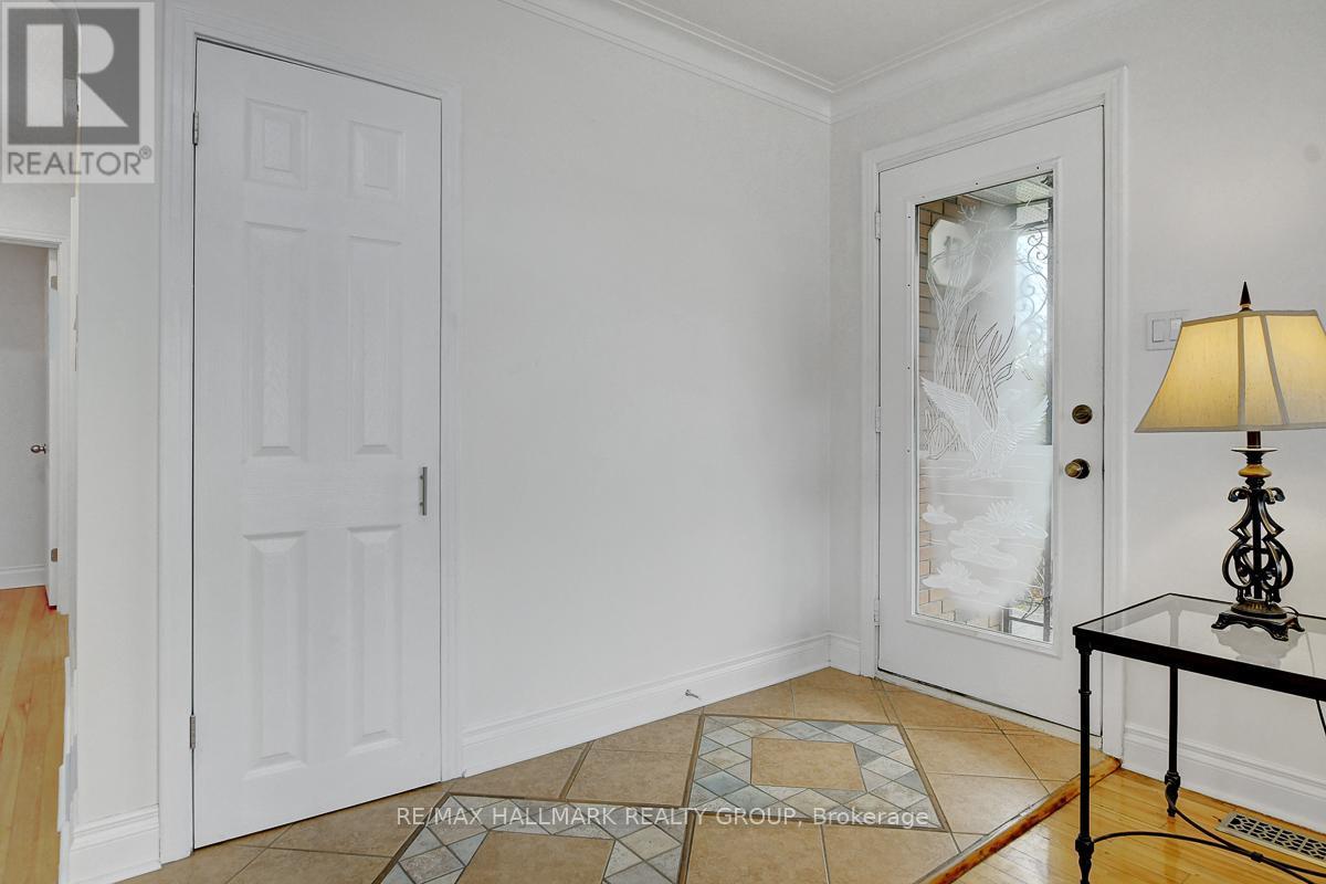13 Dunham Street, Ottawa, ON - Indoor Photo Showing Other Room