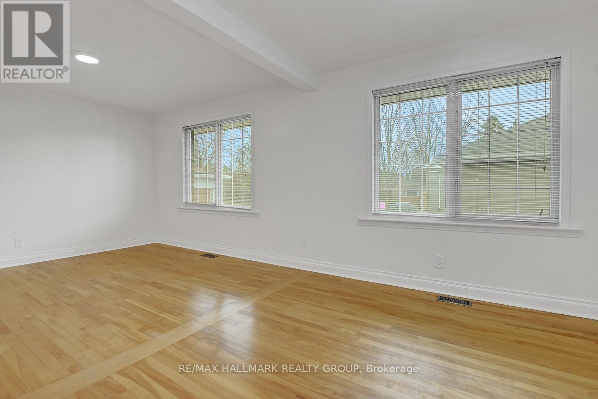 13 Dunham Street, Ottawa, ON - Indoor Photo Showing Other Room