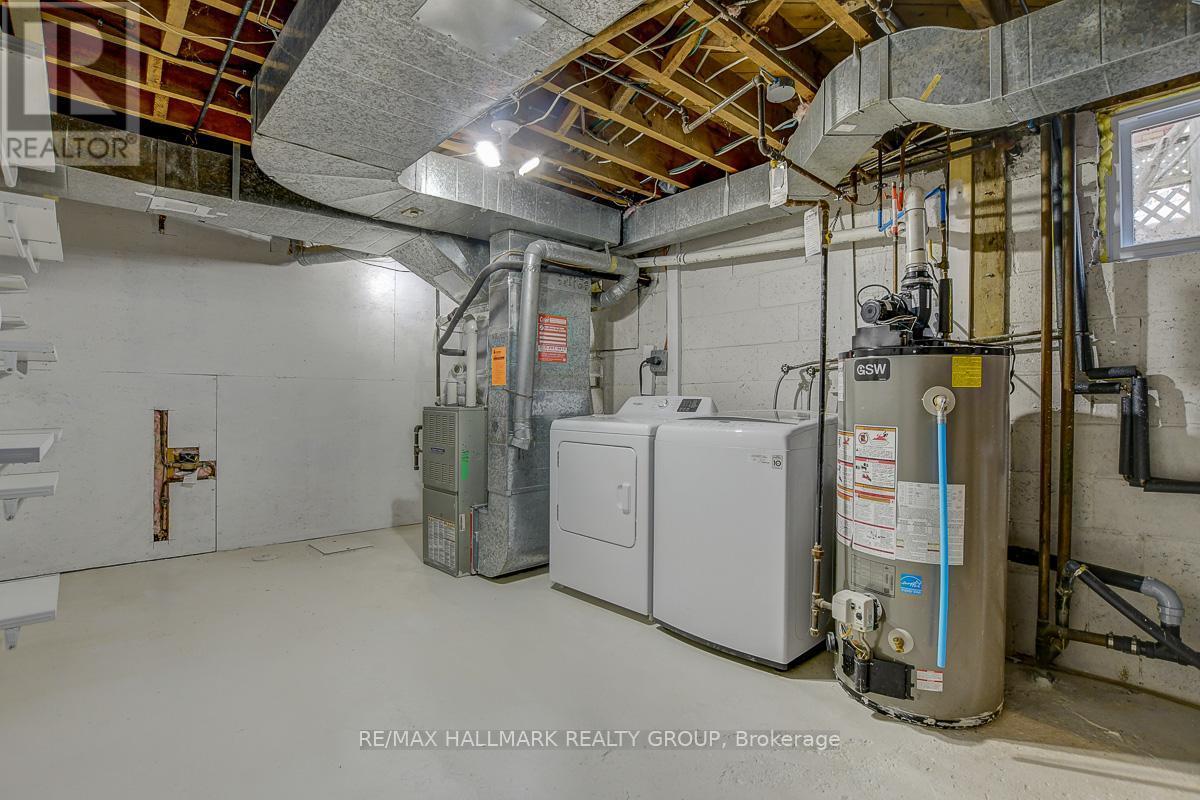 13 Dunham Street, Ottawa, ON - Indoor Photo Showing Laundry Room