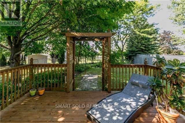 704 Foxcroft Boulevard, Newmarket, ON - Outdoor