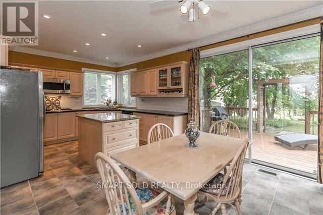 704 Foxcroft Boulevard, Newmarket, ON - Indoor