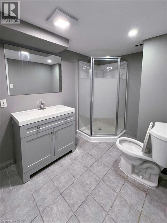 1588 Hansuld Street, London, ON - Indoor Photo Showing Bathroom