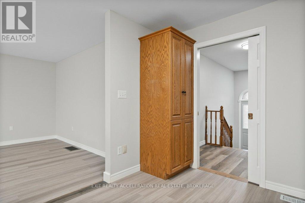 109 Beverly Street, Greater Napanee (Greater Napanee), ON - Indoor Photo Showing Other Room