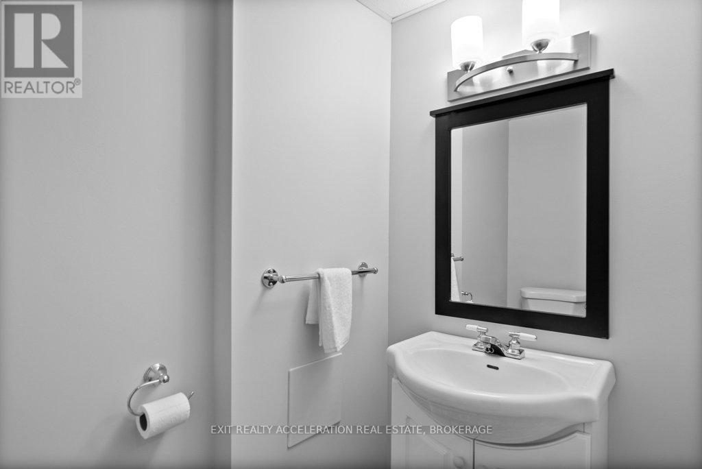 109 Beverly Street, Greater Napanee (Greater Napanee), ON - Indoor Photo Showing Bathroom