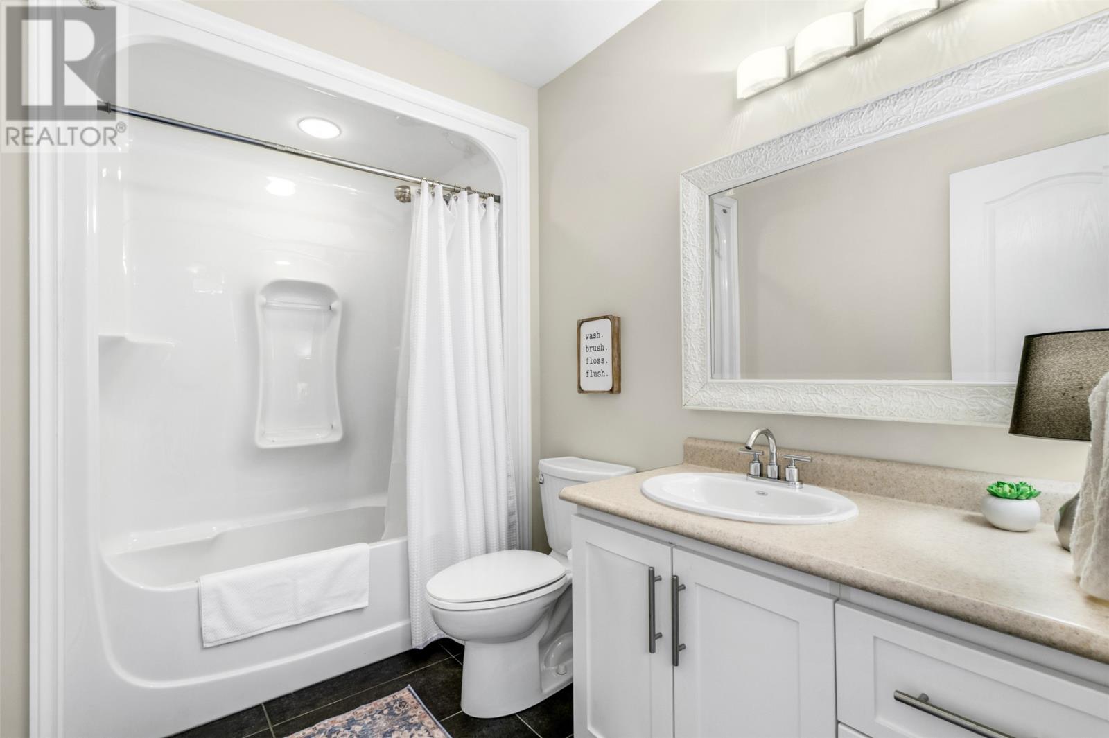 11 Oakley Place, St. John'S, NL - Indoor Photo Showing Bathroom