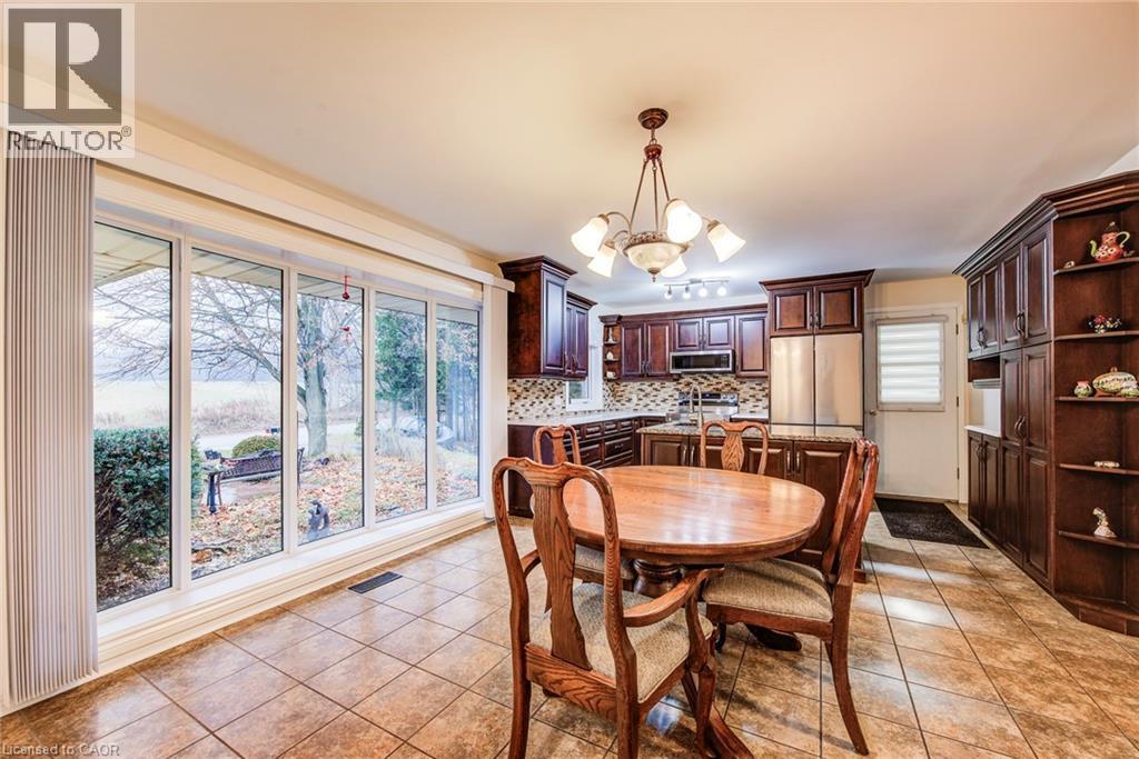 1939 Maplewood Road, St. Clements, ON - Indoor Photo Showing Dining Room