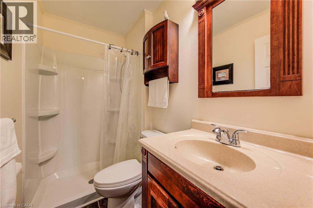 1939 Maplewood Road, St. Clements, ON - Indoor Photo Showing Bathroom