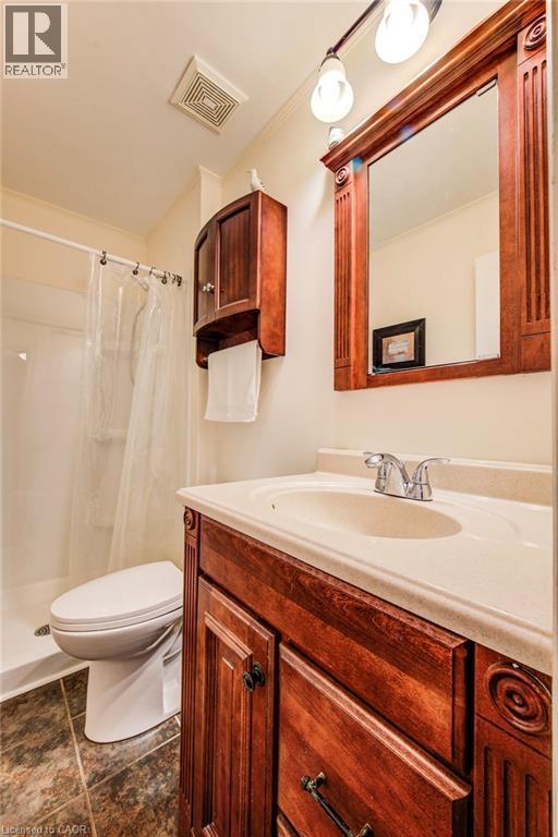 1939 Maplewood Road, St. Clements, ON - Indoor Photo Showing Bathroom