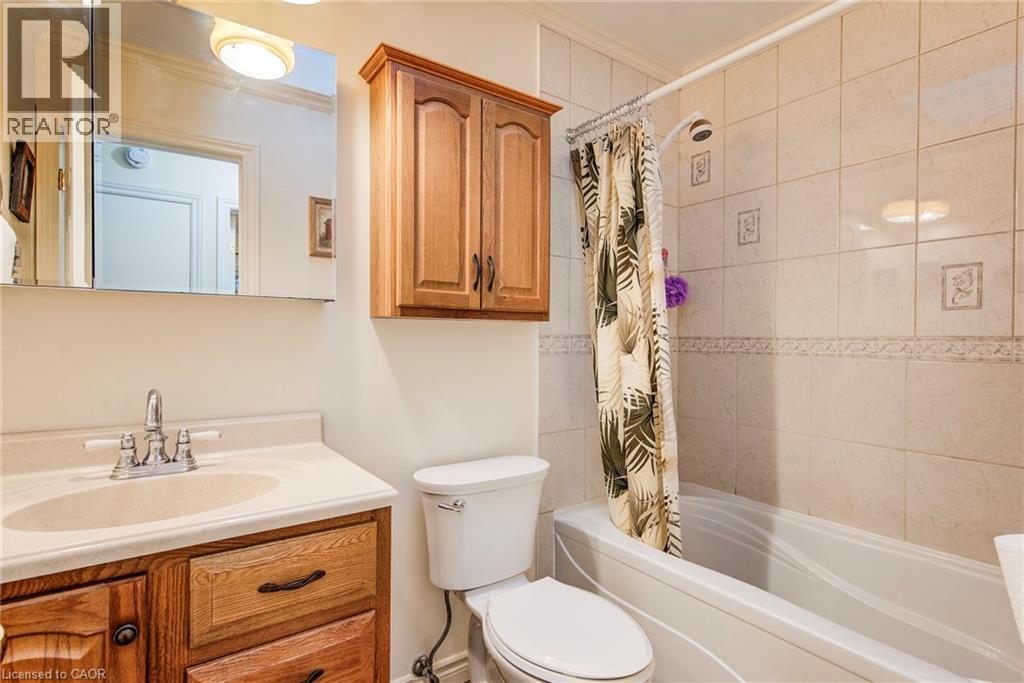 1939 Maplewood Road, St. Clements, ON - Indoor Photo Showing Bathroom