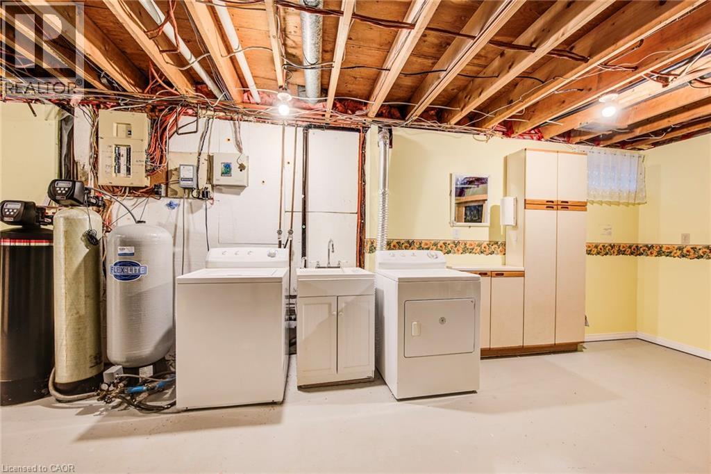 1939 Maplewood Road, St. Clements, ON - Indoor Photo Showing Laundry Room