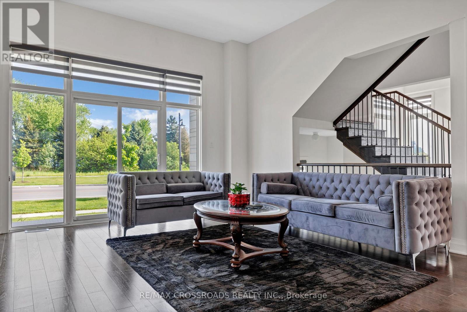 3 Larkin Lane, Clarington, ON - Indoor Photo Showing Living Room