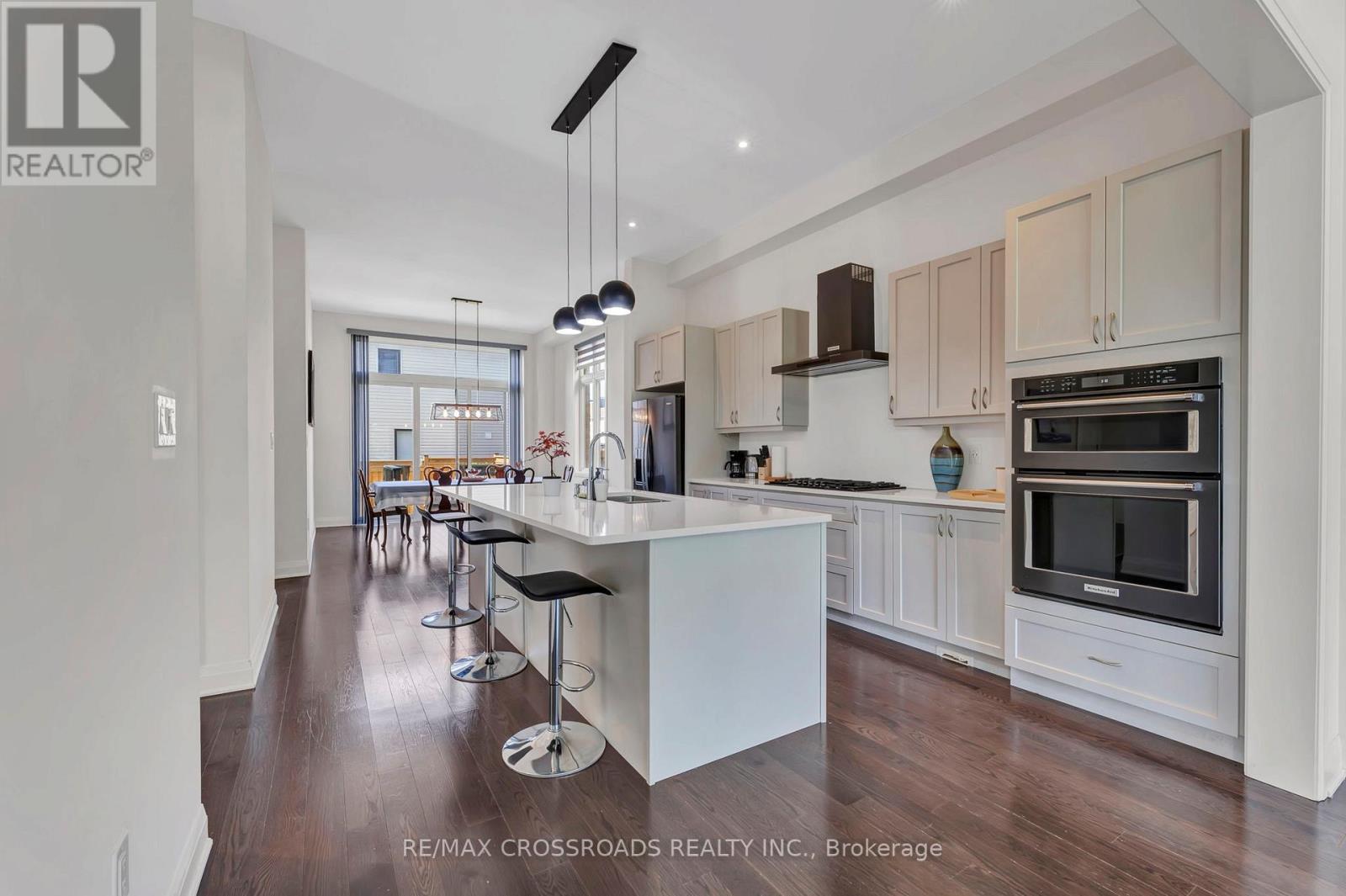3 Larkin Lane, Clarington, ON - Indoor Photo Showing Kitchen With Upgraded Kitchen