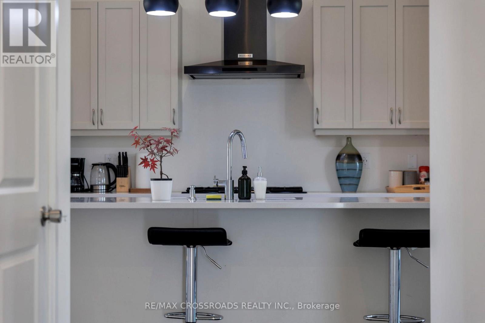 3 Larkin Lane, Clarington, ON - Indoor Photo Showing Kitchen