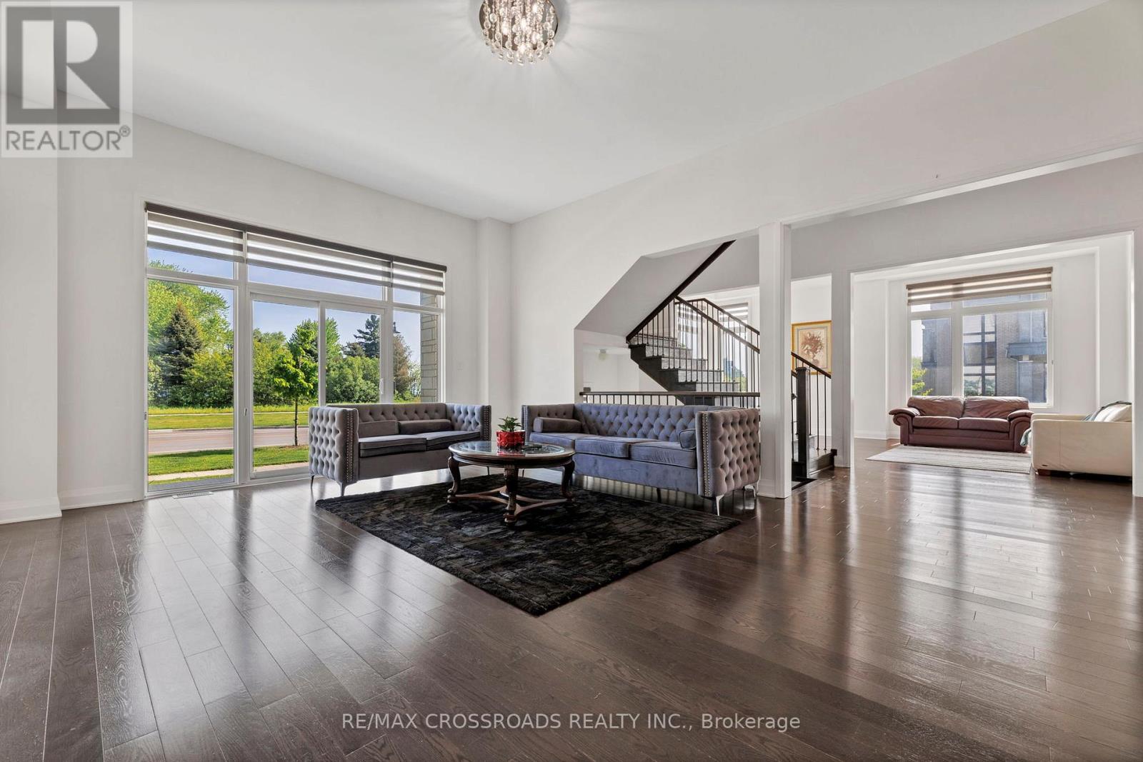 3 Larkin Lane, Clarington, ON - Indoor Photo Showing Living Room