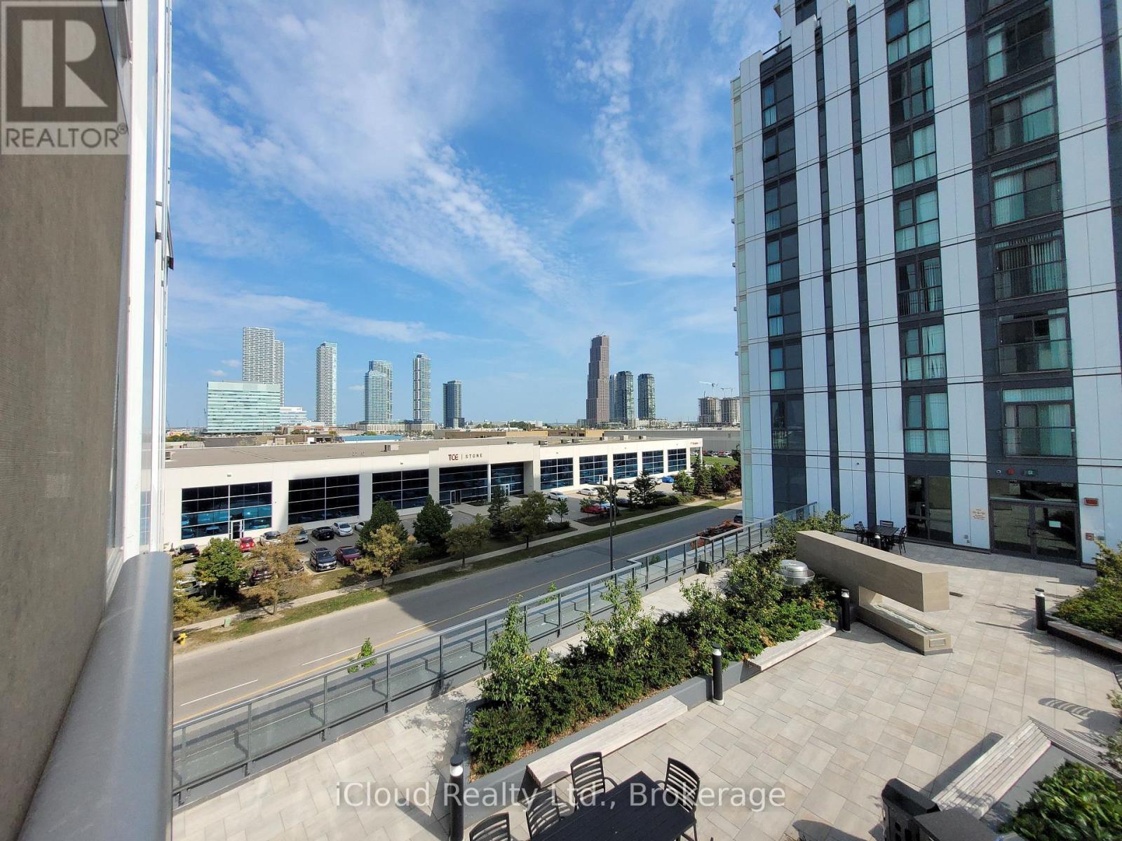 503 - 10 Honeycrisp Crescent, Vaughan, ON - Outdoor