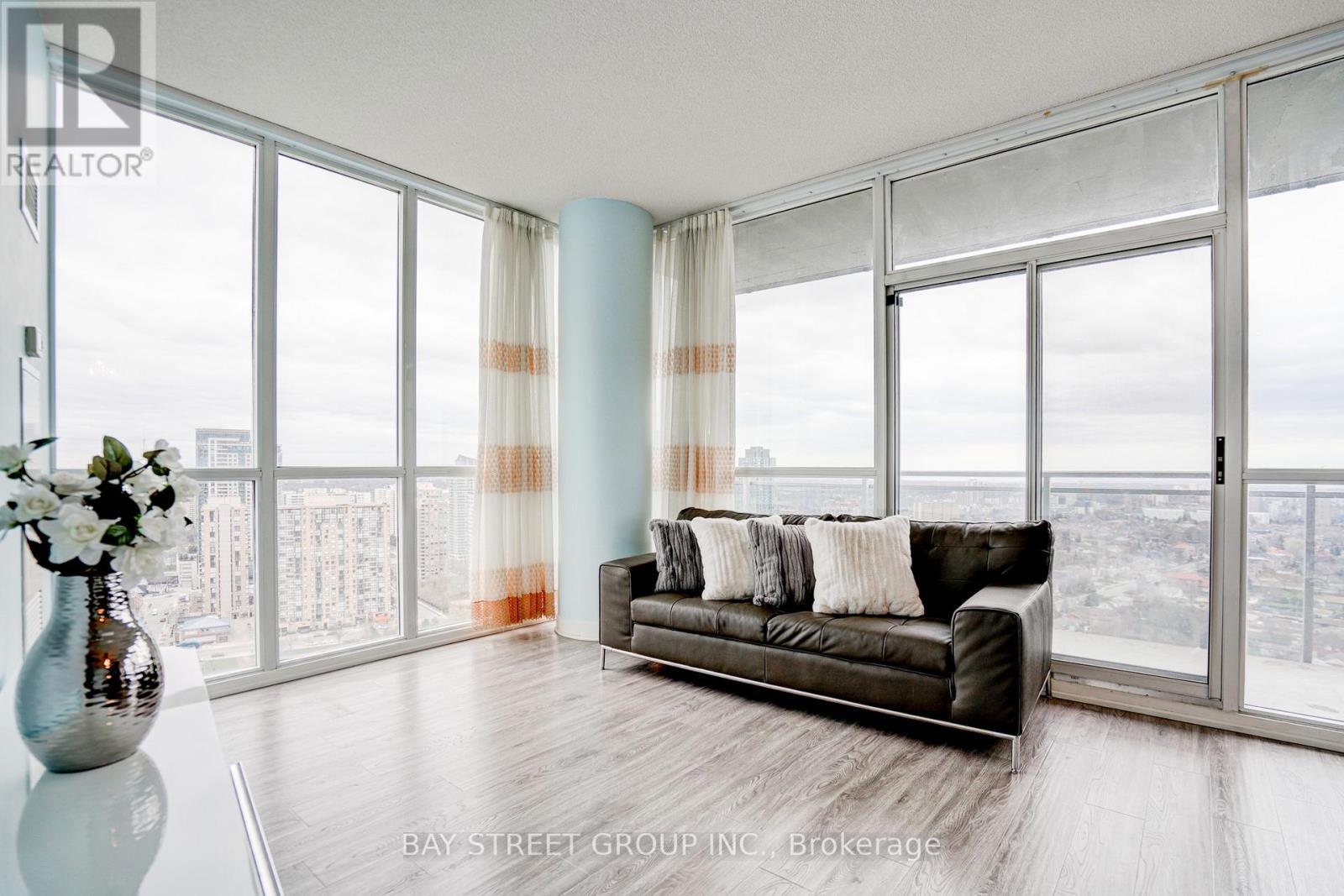 2602 - 223 Webb Drive, Mississauga, ON - Indoor Photo Showing Living Room