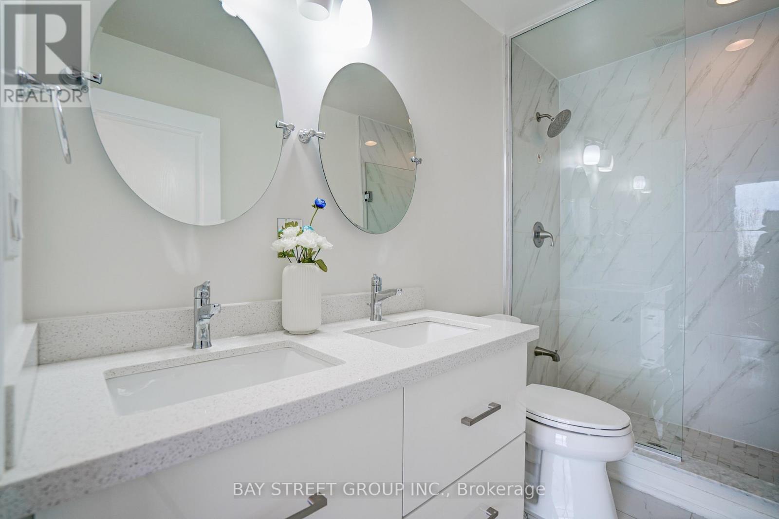 2602 - 223 Webb Drive, Mississauga, ON - Indoor Photo Showing Bathroom
