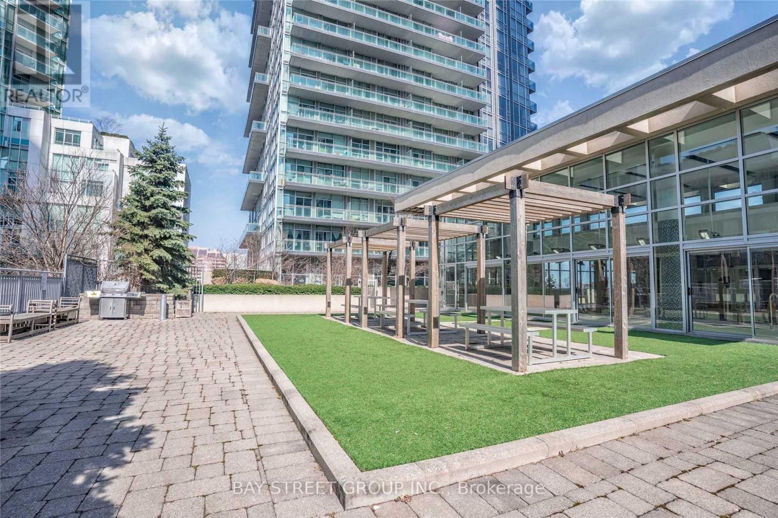 2602 - 223 Webb Drive, Mississauga, ON - Outdoor