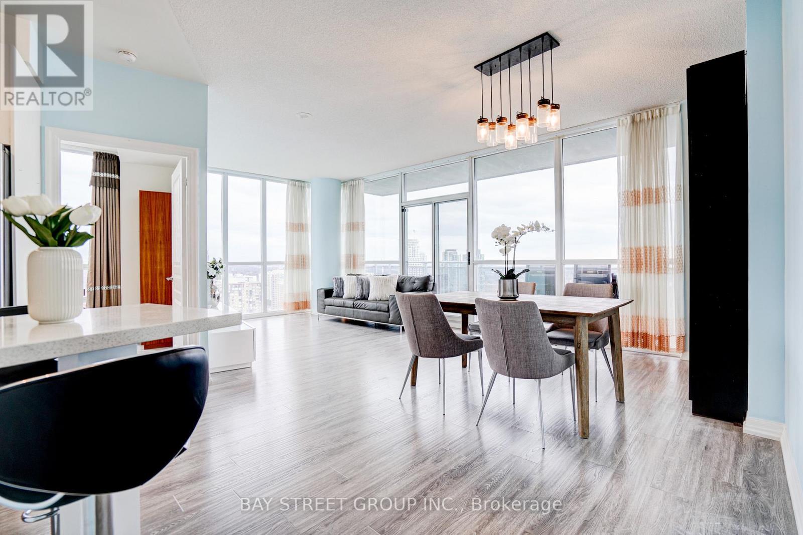 2602 - 223 Webb Drive, Mississauga, ON - Indoor Photo Showing Dining Room