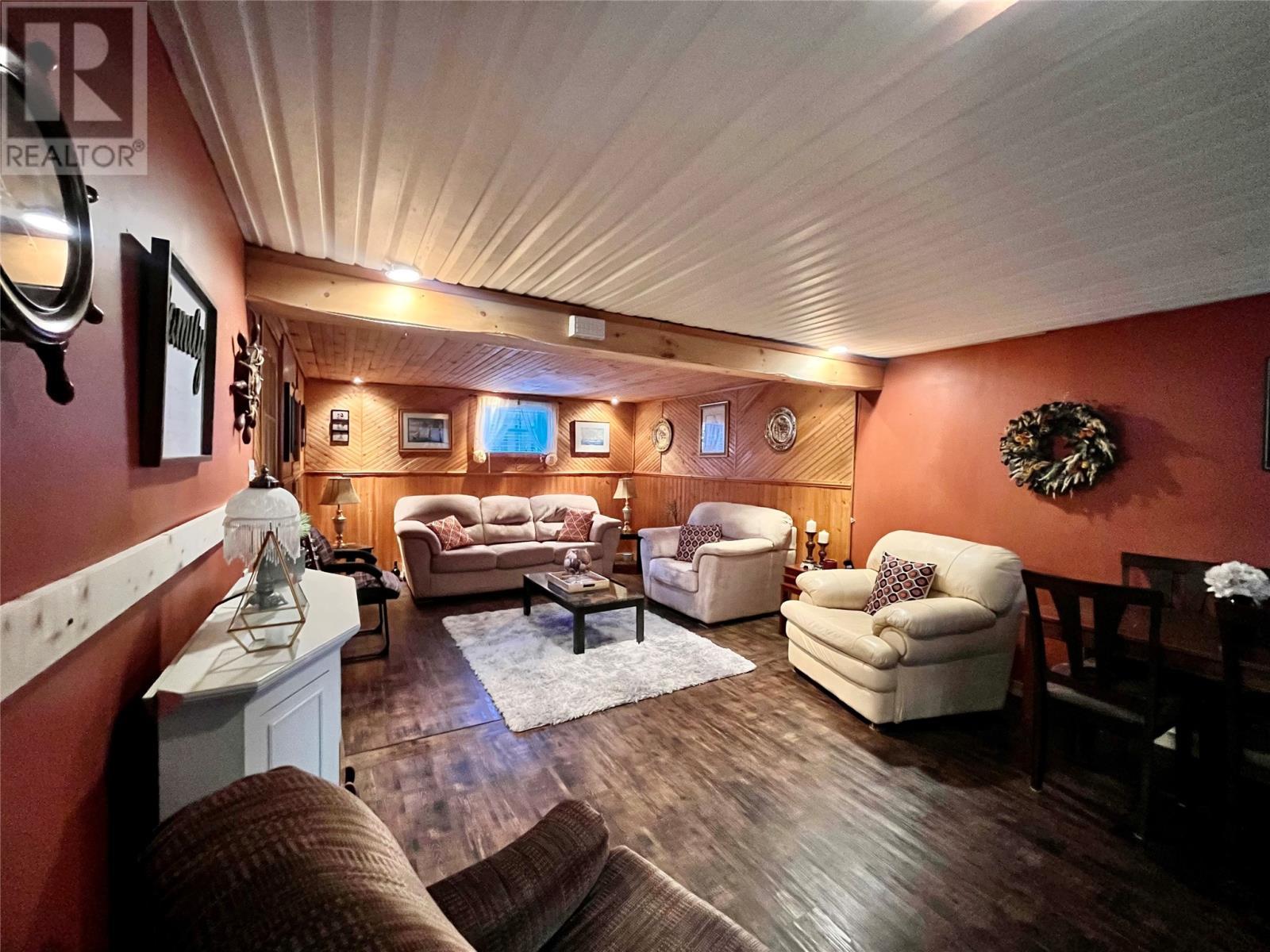 19 Temple Street, Fortune, NL - Indoor