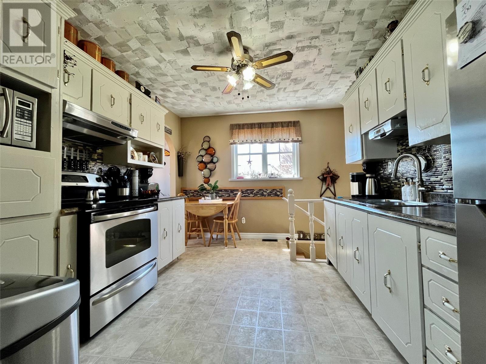 19 Temple Street, Fortune, NL - Indoor Photo Showing Kitchen