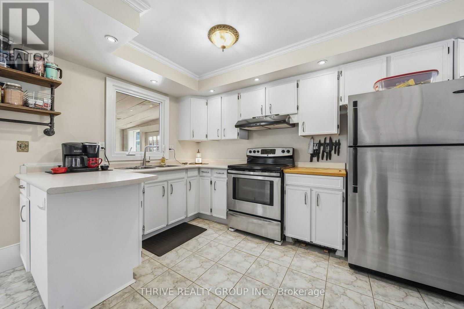 42 South Street W, Aylmer, ON - Indoor Photo Showing Kitchen With Double Sink