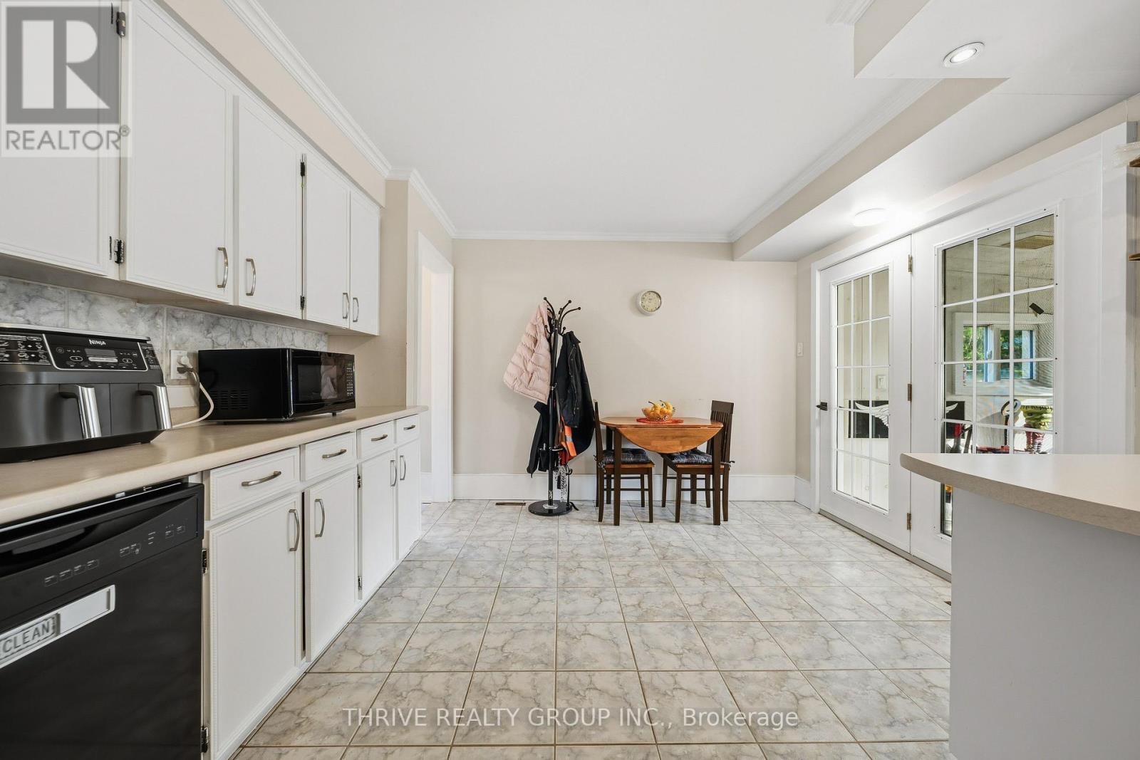 42 South Street W, Aylmer, ON - Indoor Photo Showing Kitchen