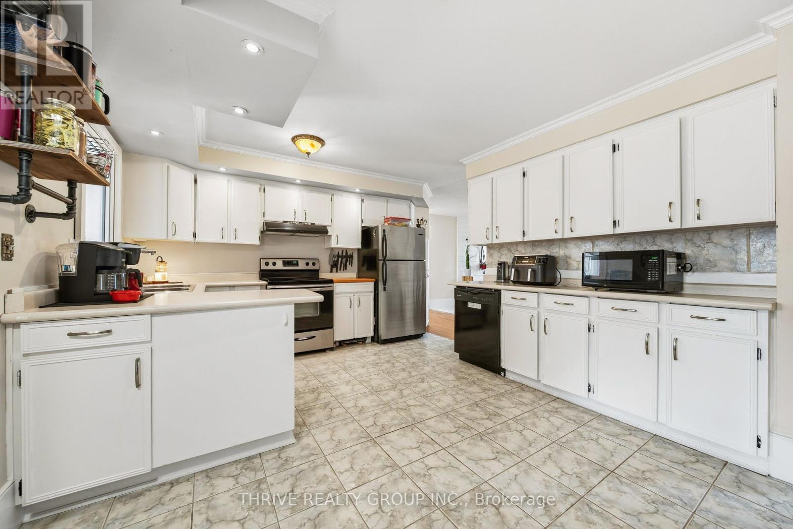 42 South Street W, Aylmer, ON - Indoor Photo Showing Kitchen