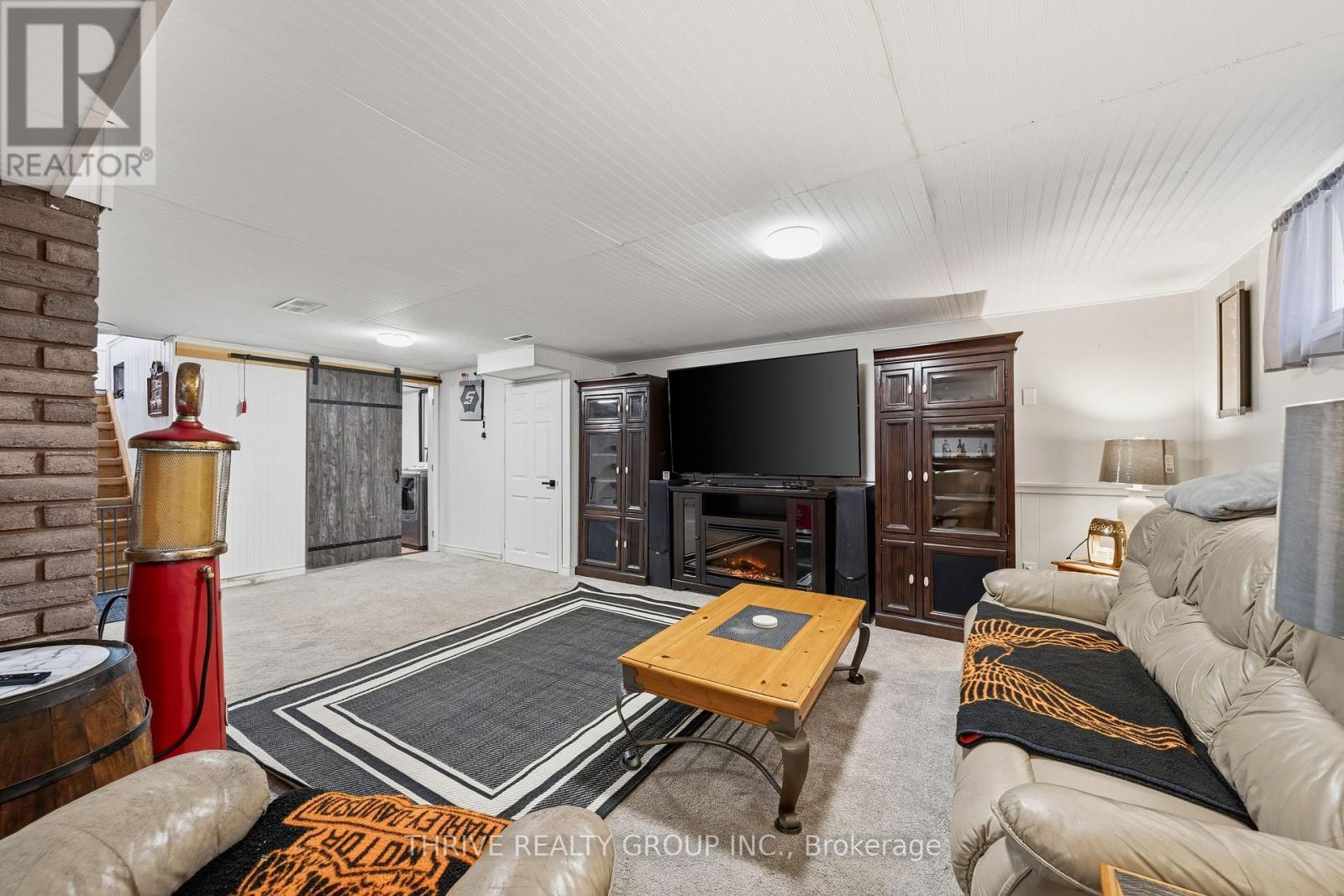 42 South Street W, Aylmer, ON - Indoor Photo Showing Living Room