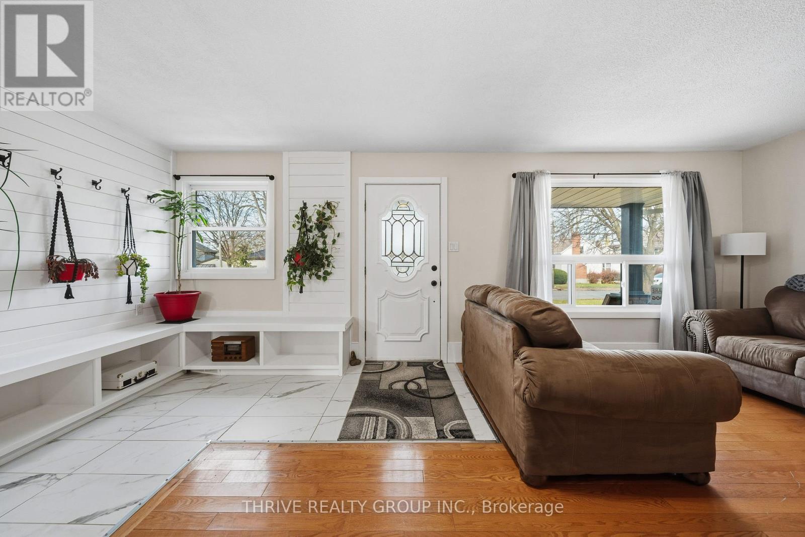 42 South Street W, Aylmer, ON - Indoor Photo Showing Living Room