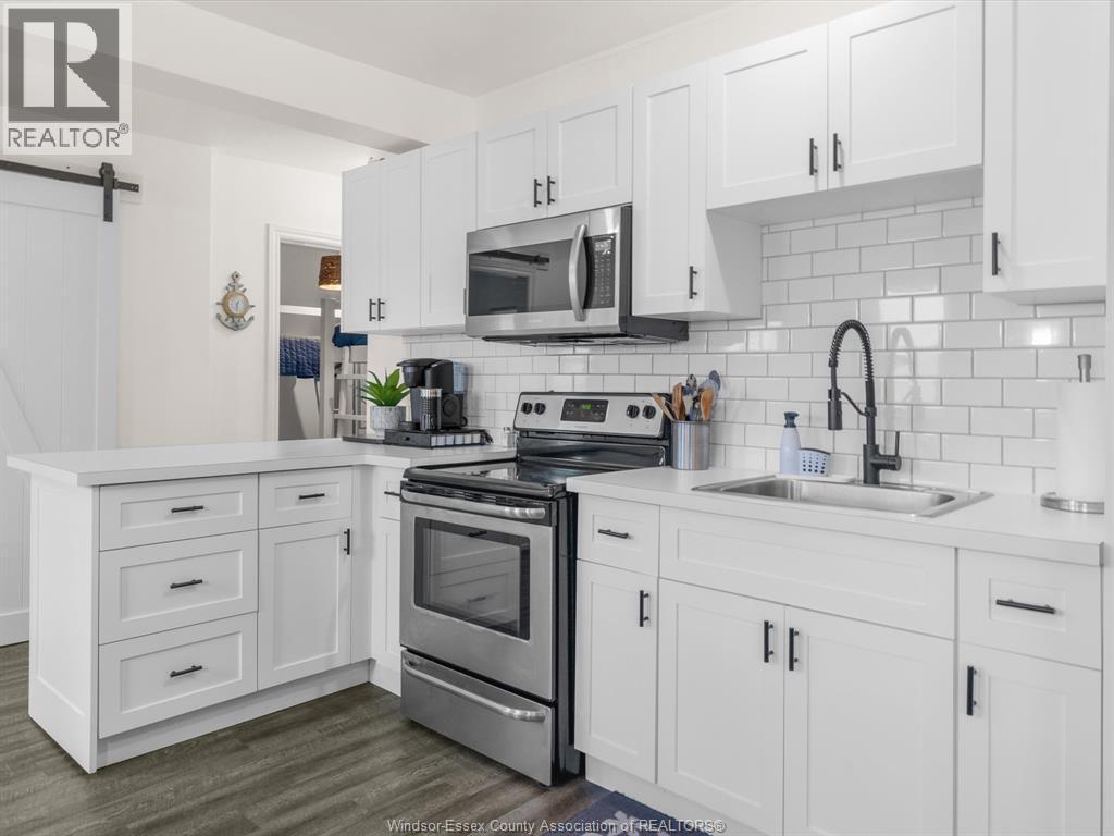 1962 Ocean Line, Wheatley, ON - Indoor Photo Showing Kitchen With Upgraded Kitchen