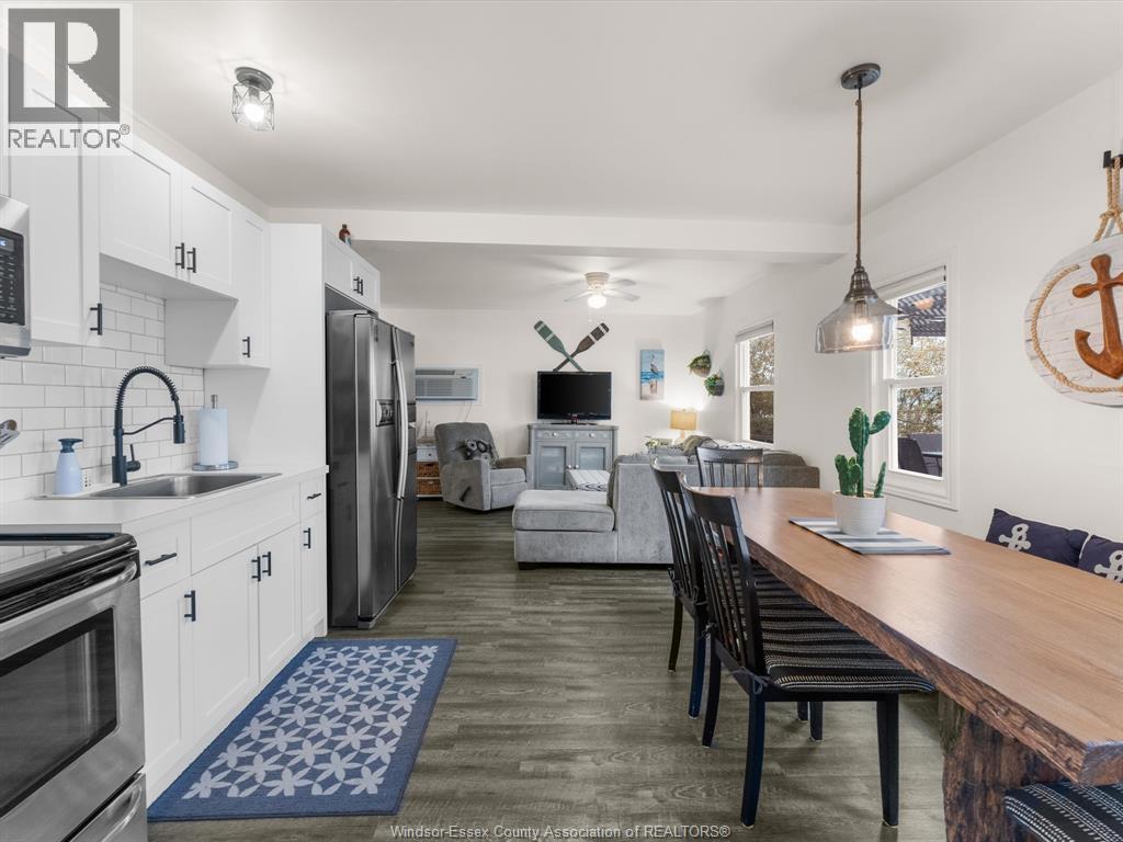 1962 Ocean Line, Wheatley, ON - Indoor