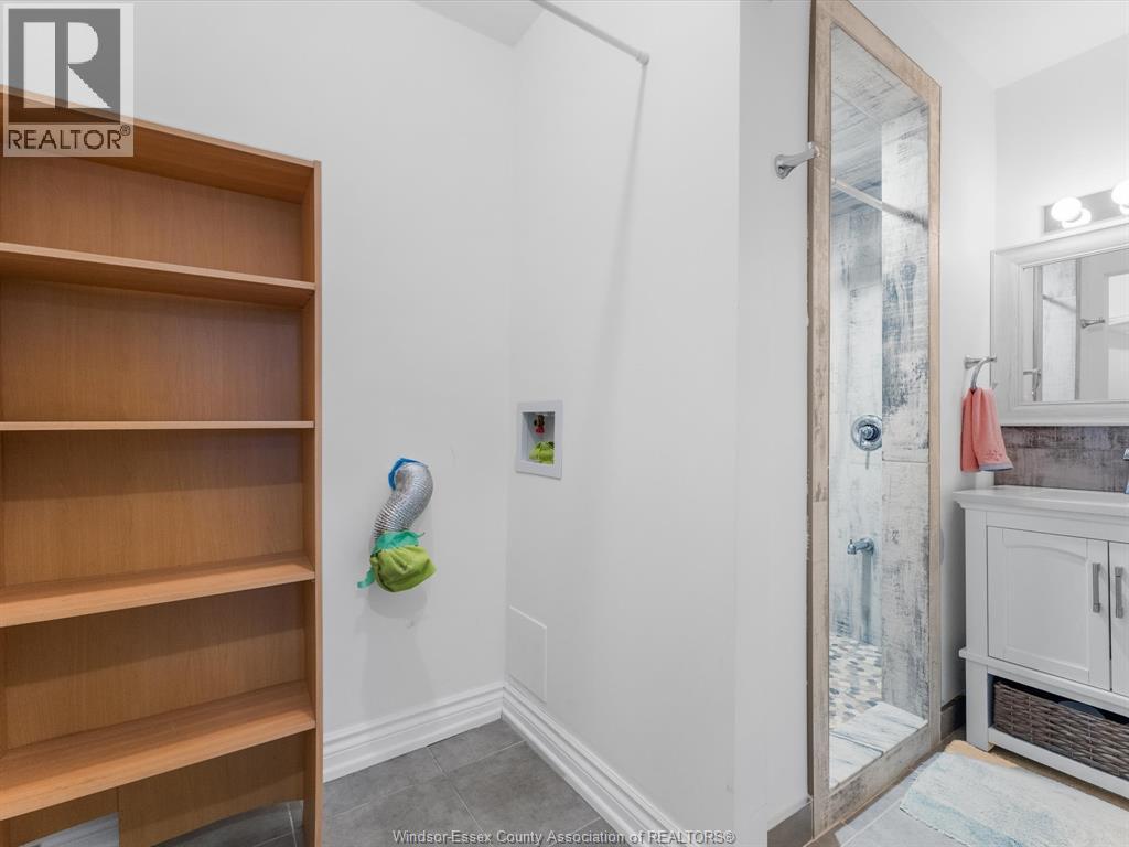 1962 Ocean Line, Wheatley, ON - Indoor