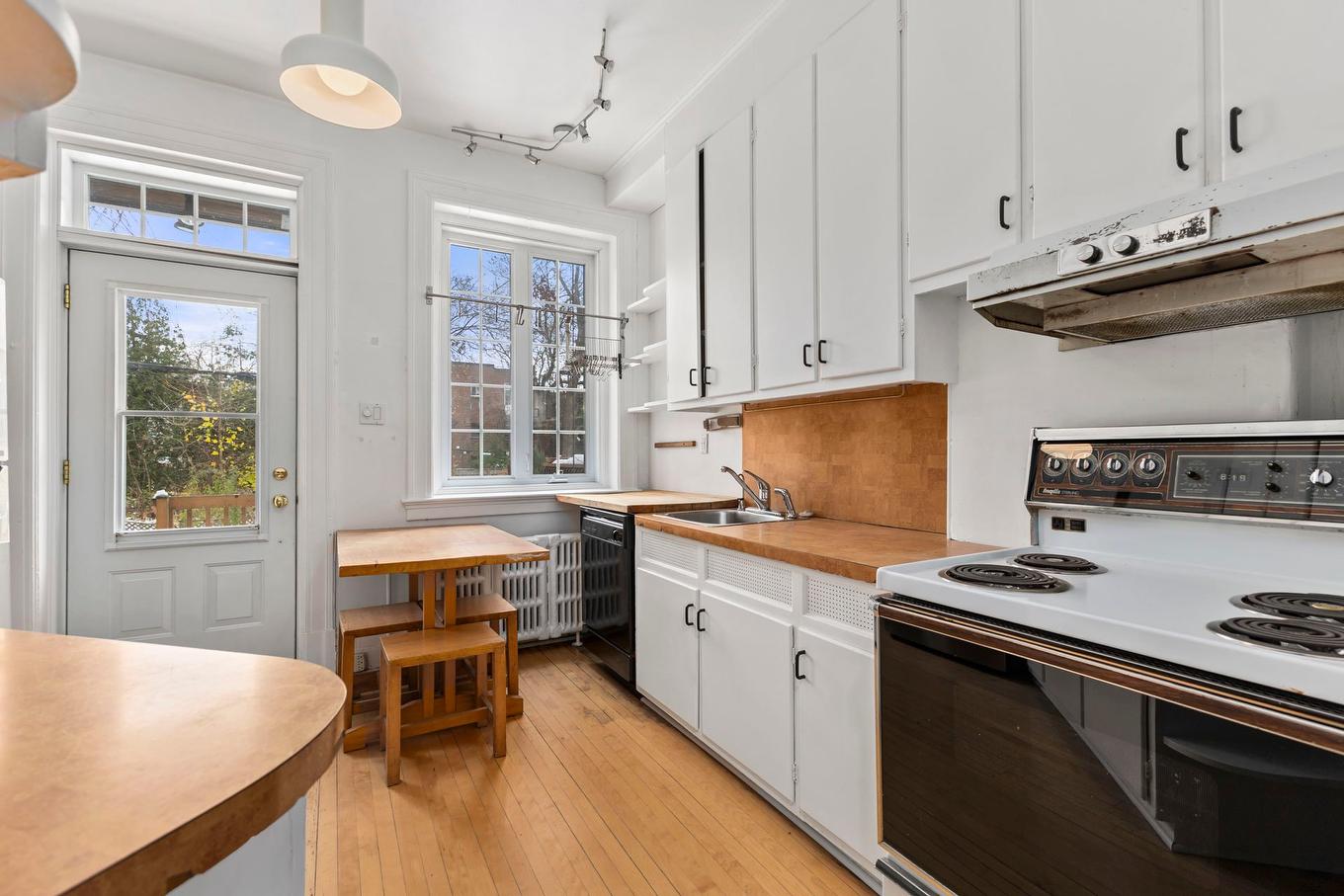 Cuisine - 3423 Av. Grey, Montréal (Côte-Des-Neiges/Notre-Dame-De-Grâce), QC - Indoor Photo Showing Kitchen