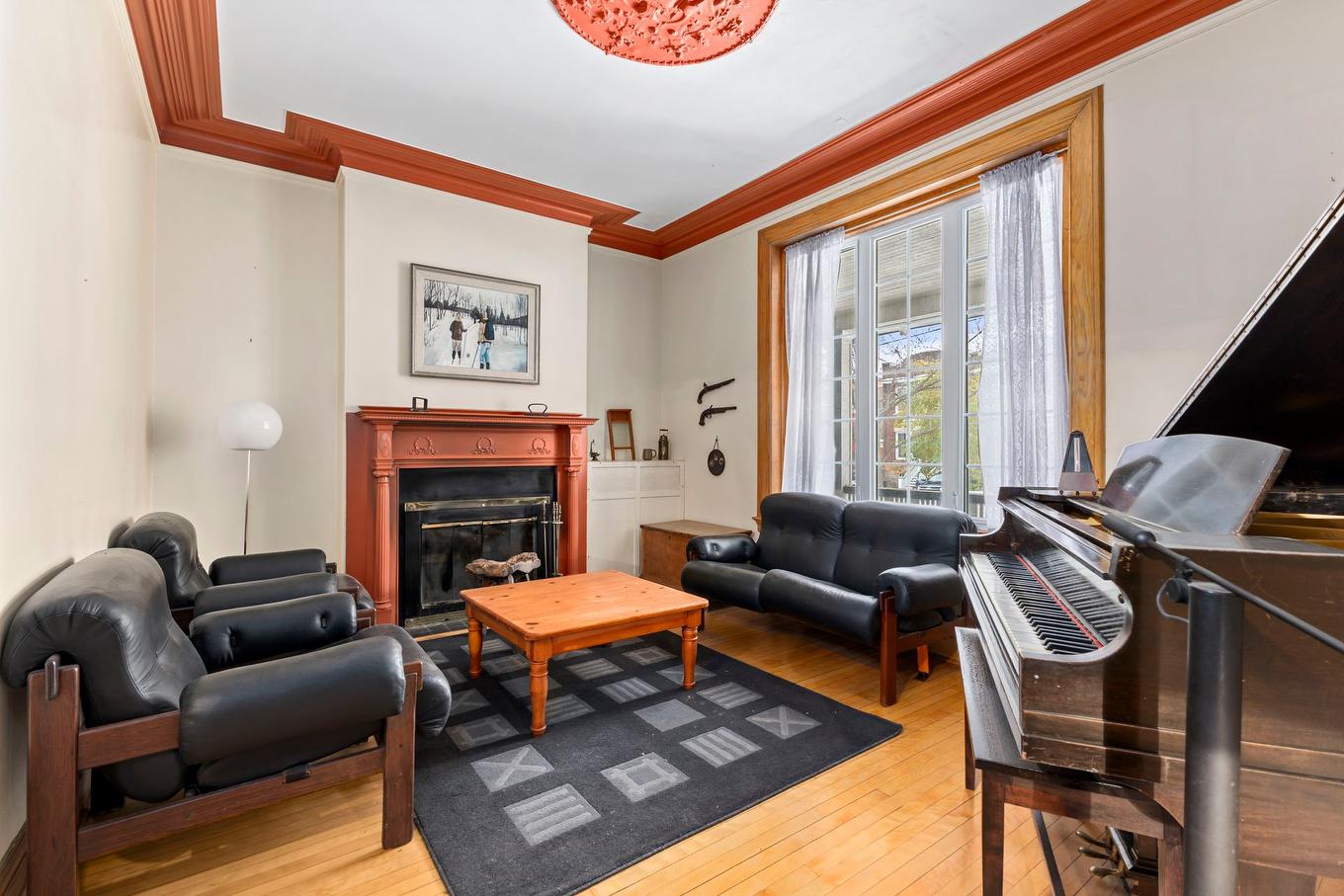 Salon - 3423 Av. Grey, Montréal (Côte-Des-Neiges/Notre-Dame-De-Grâce), QC - Indoor Photo Showing Living Room With Fireplace