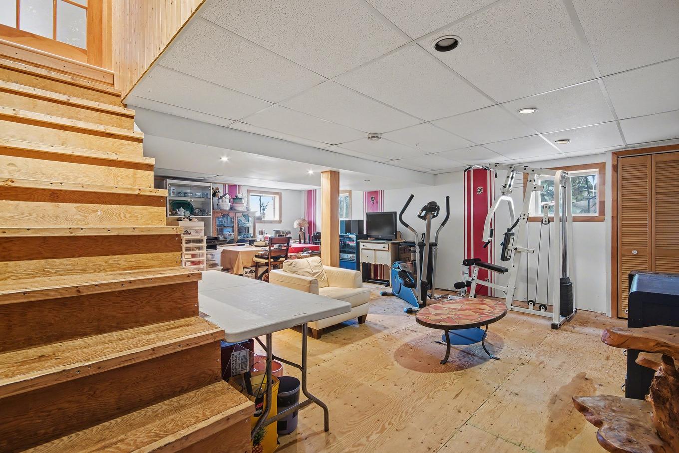 Salle familiale - 480 Rue Brisebois, Saint-Jean-Sur-Richelieu, QC - Indoor Photo Showing Other Room