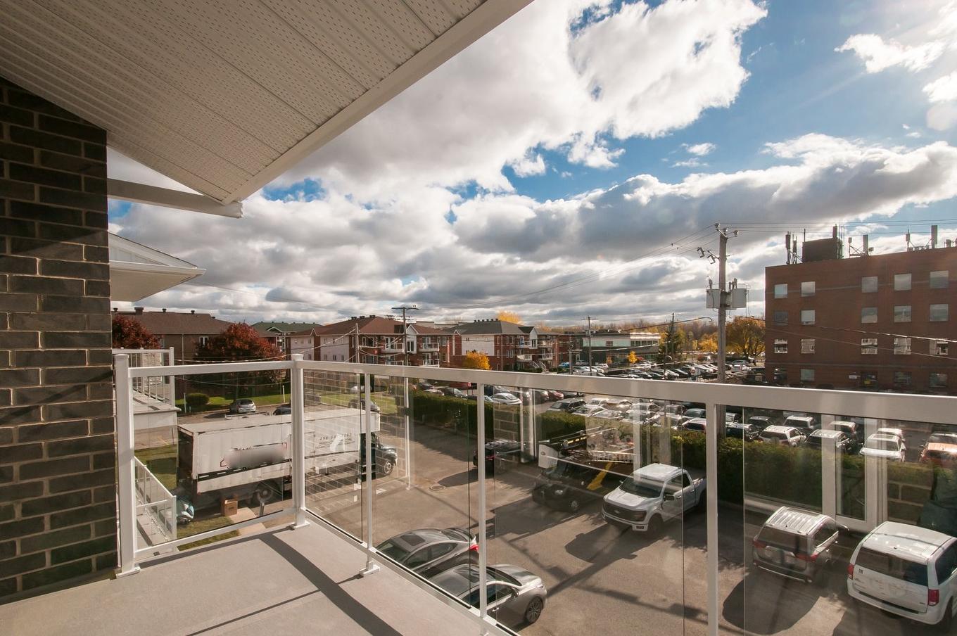 Balcon - 304-2420 Rue Henriette-Céré, Longueuil (Saint-Hubert), QC