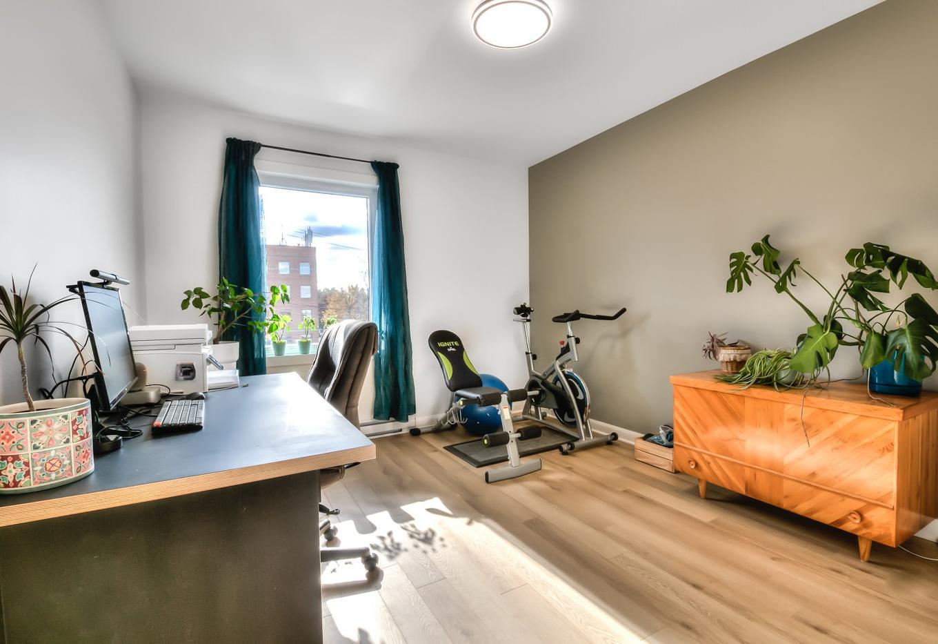 Chambre à coucher - 304-2420 Rue Henriette-Céré, Longueuil (Saint-Hubert), QC