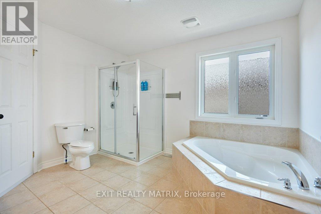 582 Emerald Street, Clarence-Rockland, ON - Indoor Photo Showing Bathroom