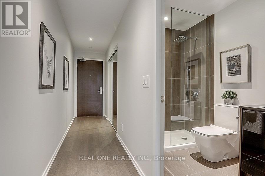2611 - 70 Temperance Street, Toronto, ON - Indoor Photo Showing Bathroom