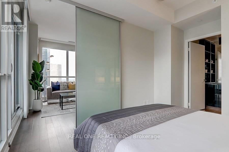 2611 - 70 Temperance Street, Toronto, ON - Indoor Photo Showing Bedroom