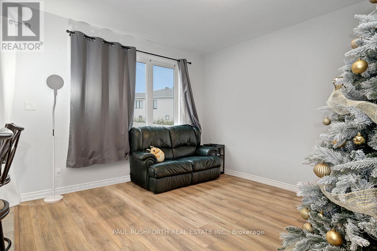 Living Room - 422 Cope Drive, Ottawa, ON - Indoor