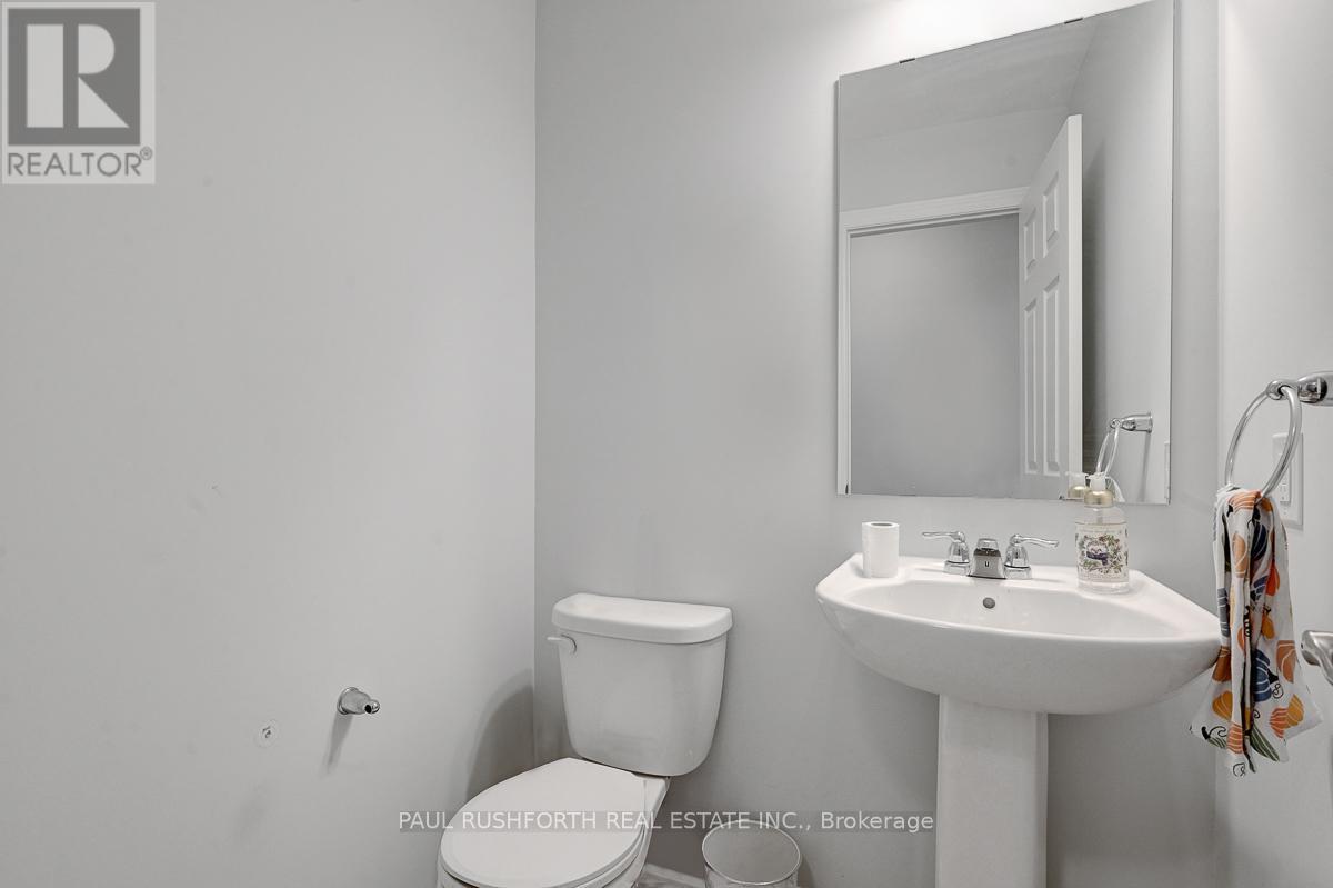 2pc Powder - 422 Cope Drive, Ottawa, ON - Indoor Photo Showing Bathroom