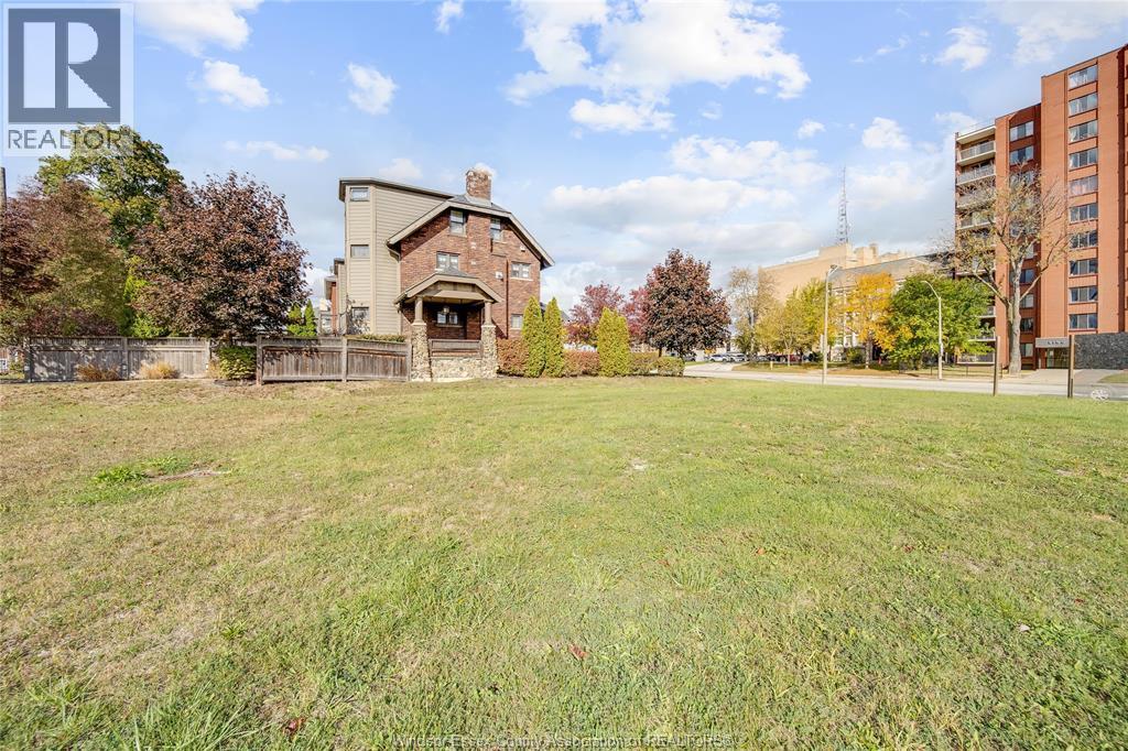 1181 Ouellette Avenue, Windsor, ON