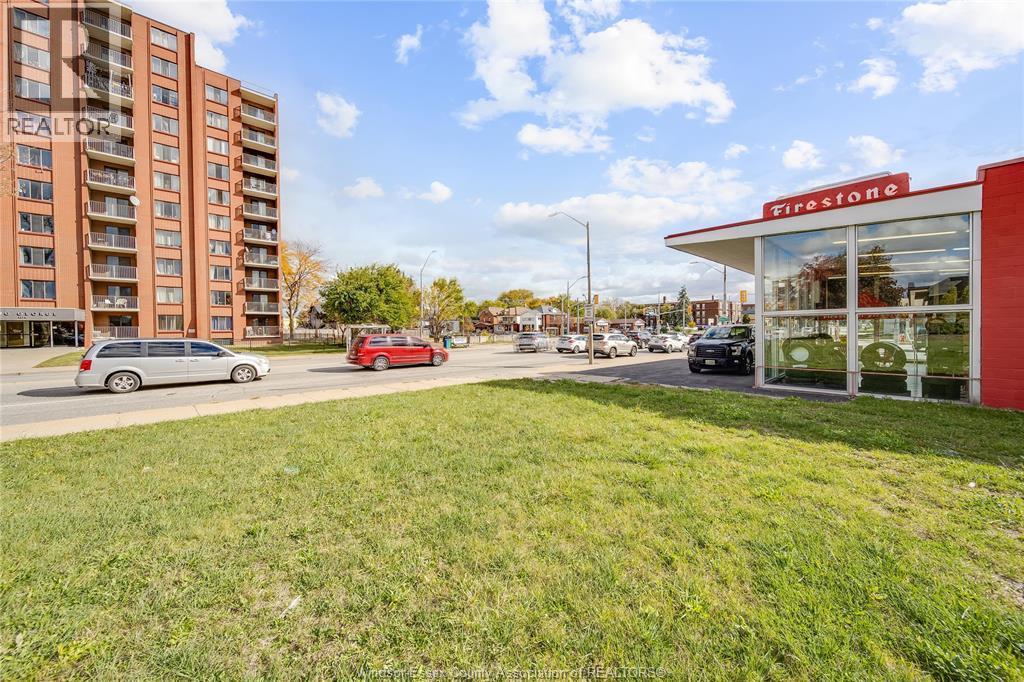 1181 Ouellette Avenue, Windsor, ON