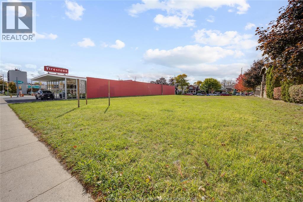 1181 Ouellette Avenue, Windsor, ON