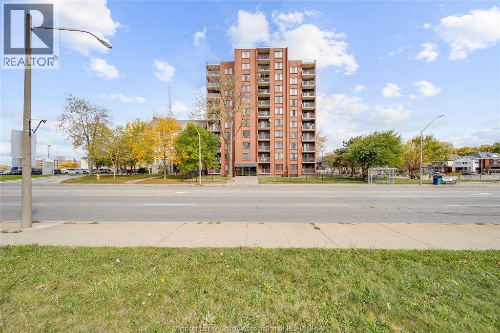 1181 Ouellette Avenue, Windsor, ON